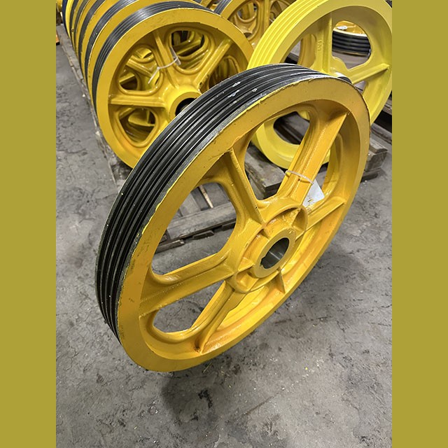 Шкив канатоведущий (620 мм, канаты 4x12 мм) ZAA260A2 13VTR