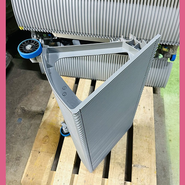 Ступень эскалатора 800мм серая без демаркационных линий с фиксирующим пальцем 506NCE/510PSE Otis