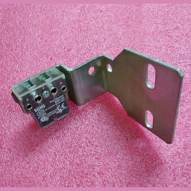 Контакт дверей в сборе с кронштейном крепления EDC-92 SUNS Fermator