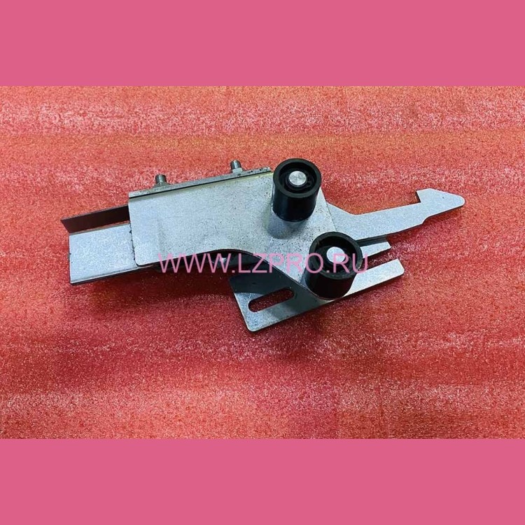 Замок двери шахты Q=400кг левый 0411К.26.01.090-01 КМЗ