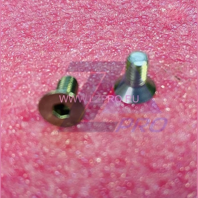 Винт M4x8 (потай)