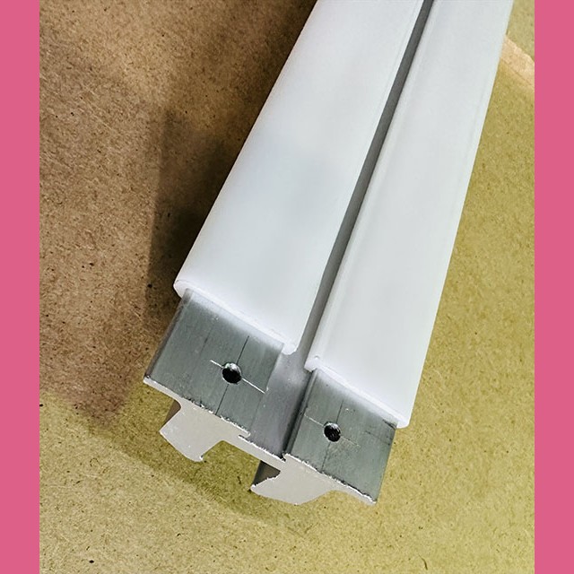 Алюминиевая направляющая поручня нижняя площадка эскалатора L=2299,5мм Н=930мм 506NCE DAA402NVB5 GAA27078K14 Otis