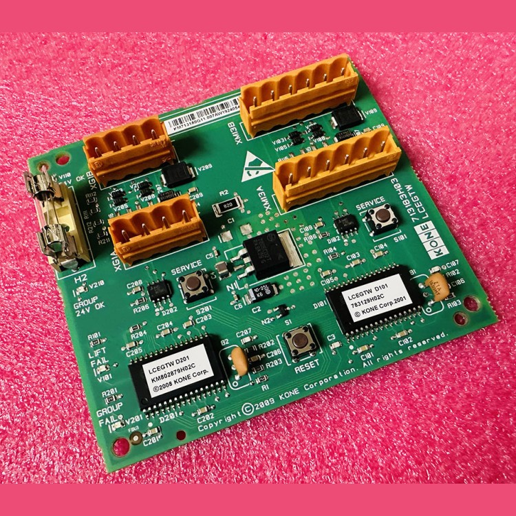 Плата групповой работы LCE GTW KM713180G11 Kone