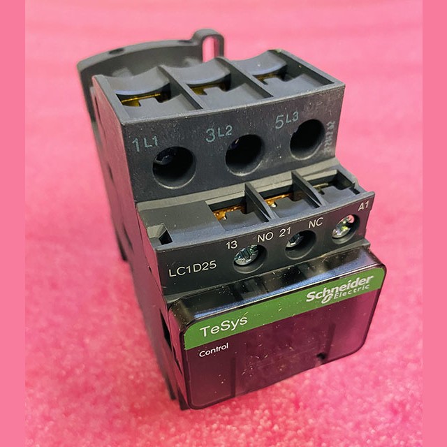 Контактор Tesys 220V 3P 25A 11kW LC1D25M7 Schneider Electric