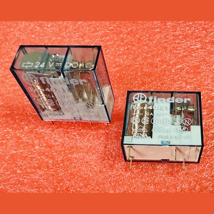 Миниатюрное реле 1 перекидной контакт 10А 24VDC 40.31.9.024.0000 Finder