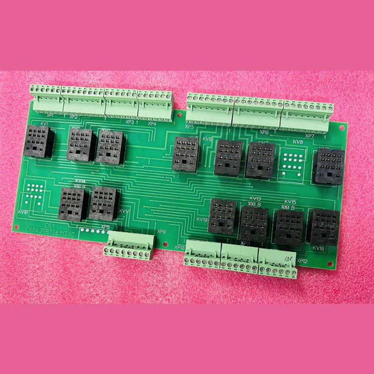 Блок релейный ШУЛМ-Р2 без реле (13 колодок) ЕИЛА.758726.112ИО СЛ.1 ЩЛЗ