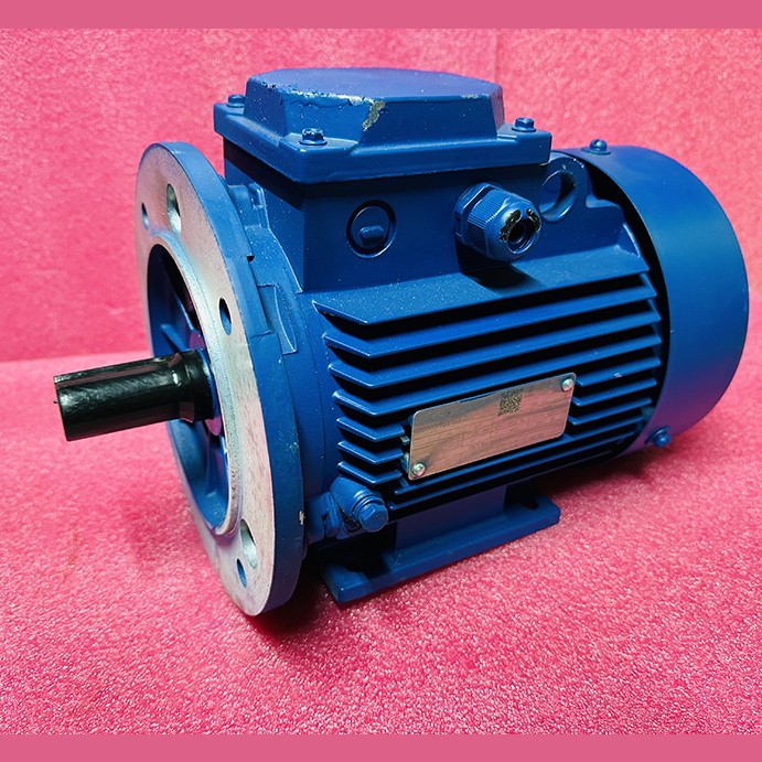 Двигатель асинхронный 220/380V 1390r/m 1,5kW 6,4/3,7A (крепление фланец+лапы) IM2081 АИР80В4У2