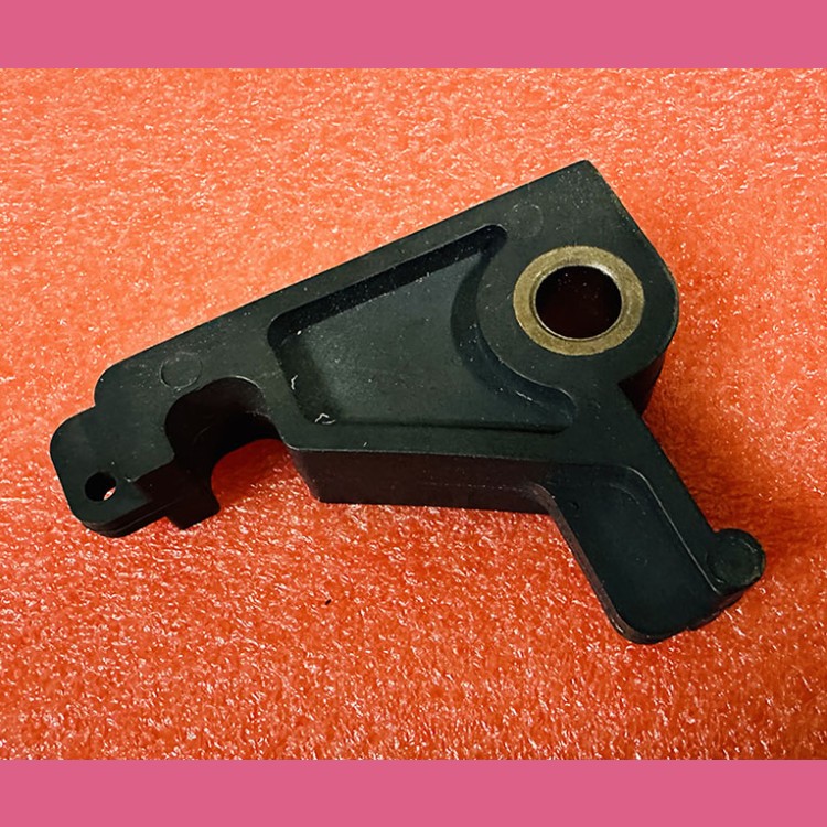 Защелка (крюк) 0463Б.03.40.420-01 МЛЗ