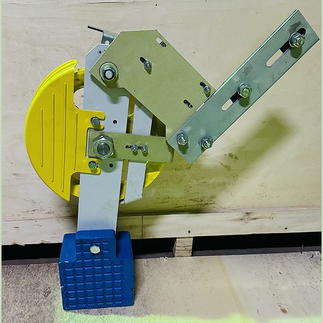 Устройство натяжное в сборе с блоком D=260мм канат 7,8мм 0411Б.01.21.000 МЛЗ