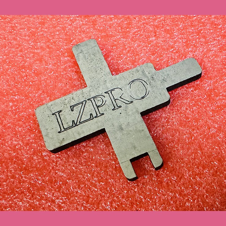 Фиксатор дверей шахты лифта