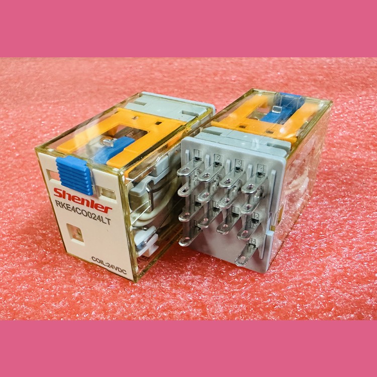 Реле промежуточное 4CO, 5A(250VAC/30VDC), 24VDC, мех. индикация, тест-кнопка с блокировкой, LED RKE4CO024LT Shenler
