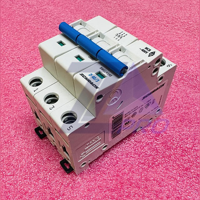 Автоматический выключатель 3P D40/3 BMS0 SCHRACK