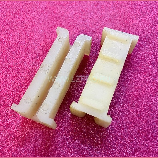 Вкладыш башмака противовеса паз 9мм L100мм (высота ребер 4,5мм) FAA380CP2 Otis