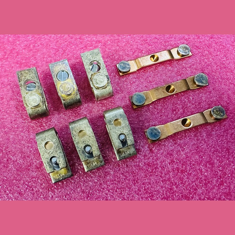 Комплект контактов (для контактора 3TF46) 3TY7 460-0A Siemens