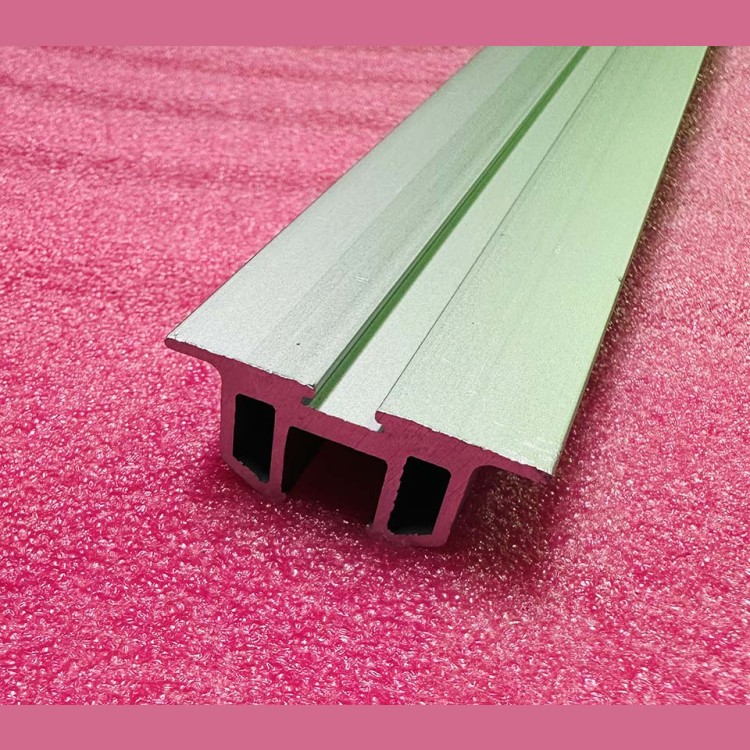 Направляющая поручня балюстрады L=2000мм GAA50APM1 Otis