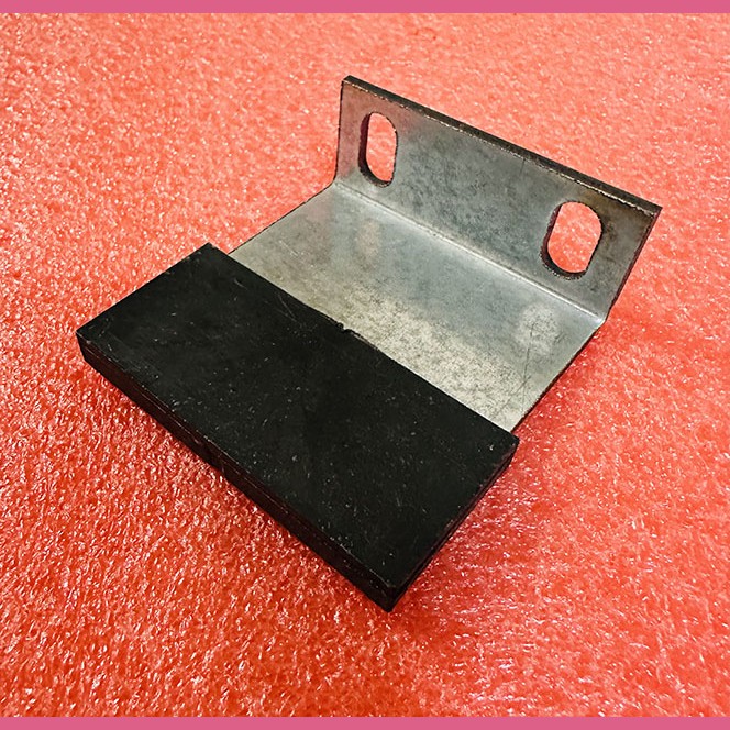 Башмак двери прямой 66*60*25мм 081.03.10.180А КМЗ